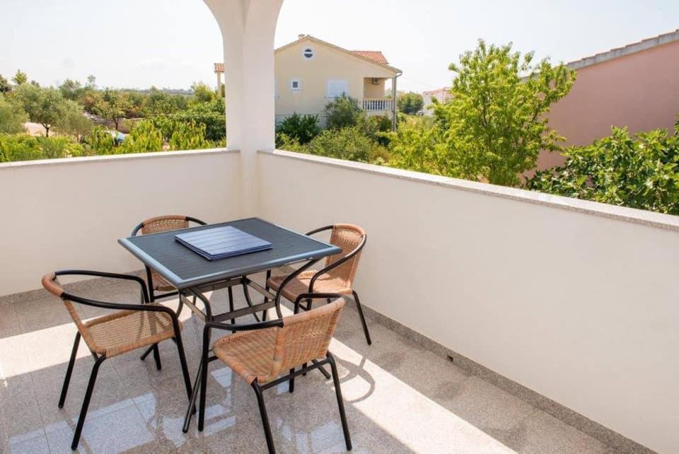 Apartment Vodice - Lovric ภายนอก รูปภาพ