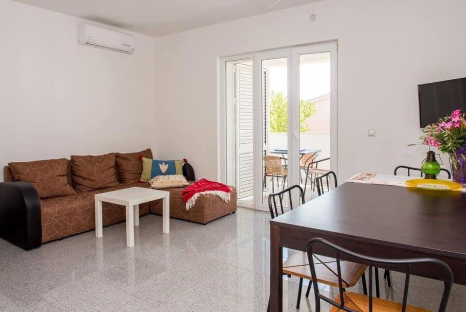 Apartment Vodice - Lovric ภายนอก รูปภาพ