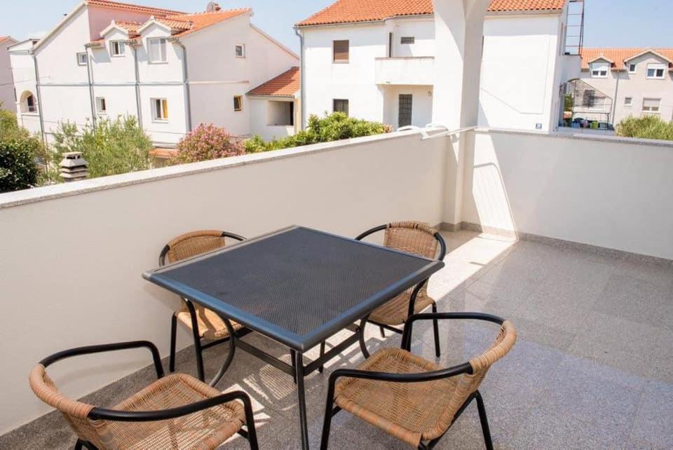 Apartment Vodice - Lovric ภายนอก รูปภาพ